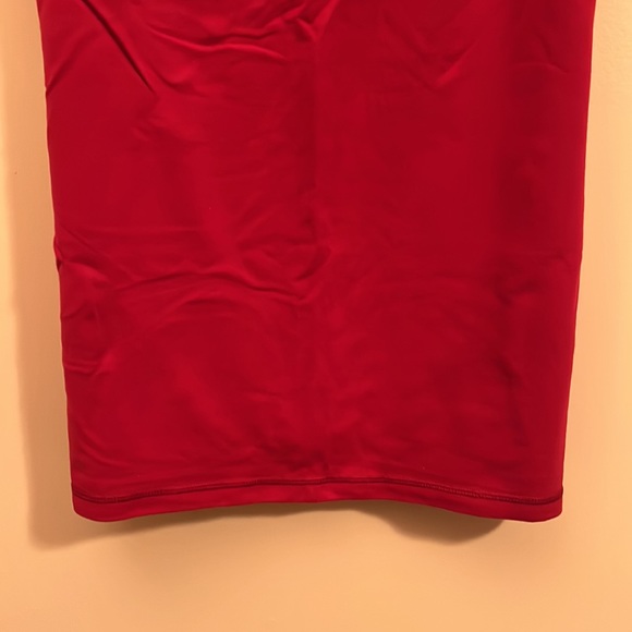 Power Y Tank in Cranberry - Picture 5 of 9